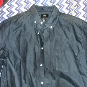 H&M dark green shirt